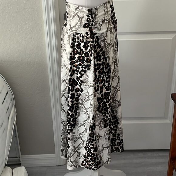 Bobeau Animal and Snakeskin Print Silky Stretch Material High Waist Band - Picture 1 of 9